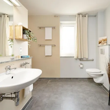 Holiday home Sonnenstrahl & Wellengang Sonnenstrahl Kellenhusen